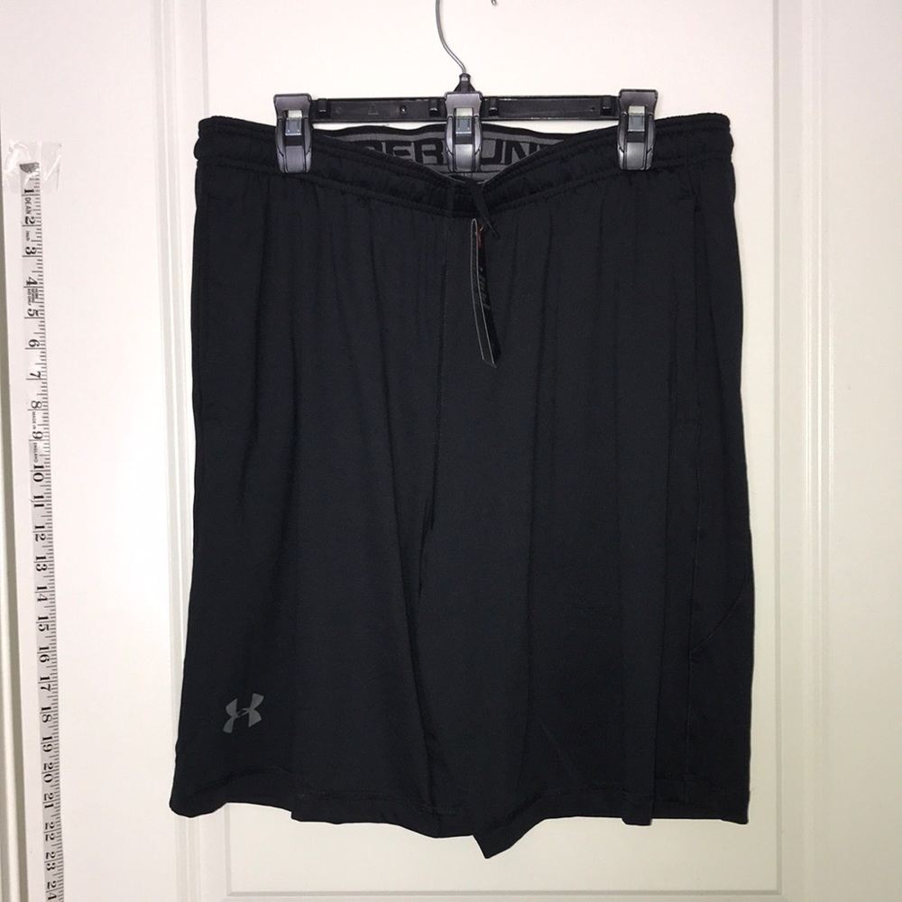 Under Armour Men’s SHORTS (B16)